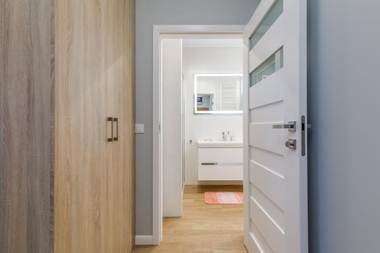 Apartment Rybacka With Parking&Balcony By Noclegi Renters Мендзиводзе Екстериор снимка